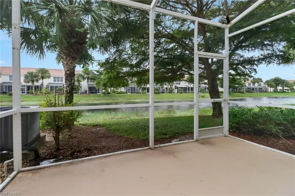 $2,695 | 815 Hampton Circle, Unit 143, Naples, FL 34105