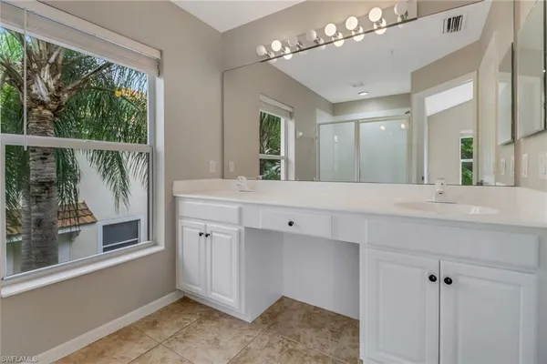 $2,695 | 815 Hampton Circle, Unit 143, Naples, FL 34105
