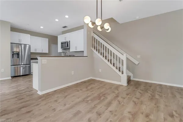 $2,695 | 815 Hampton Circle, Unit 143, Naples, FL 34105