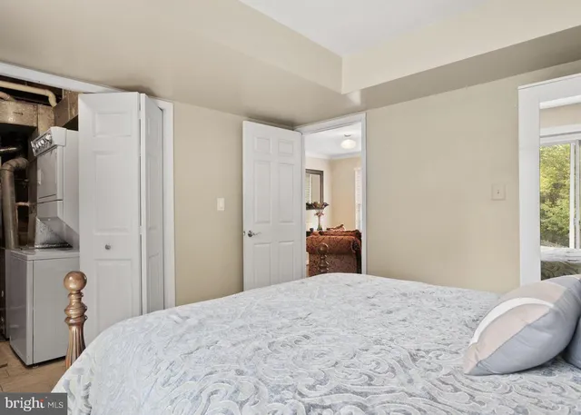 $715,000 | 13515 King Charles Drive, Chantilly, VA 20151