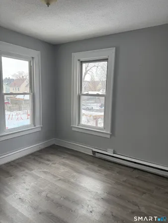 $2,400 | 165 Adelaide Street, Hartford, CT 06114