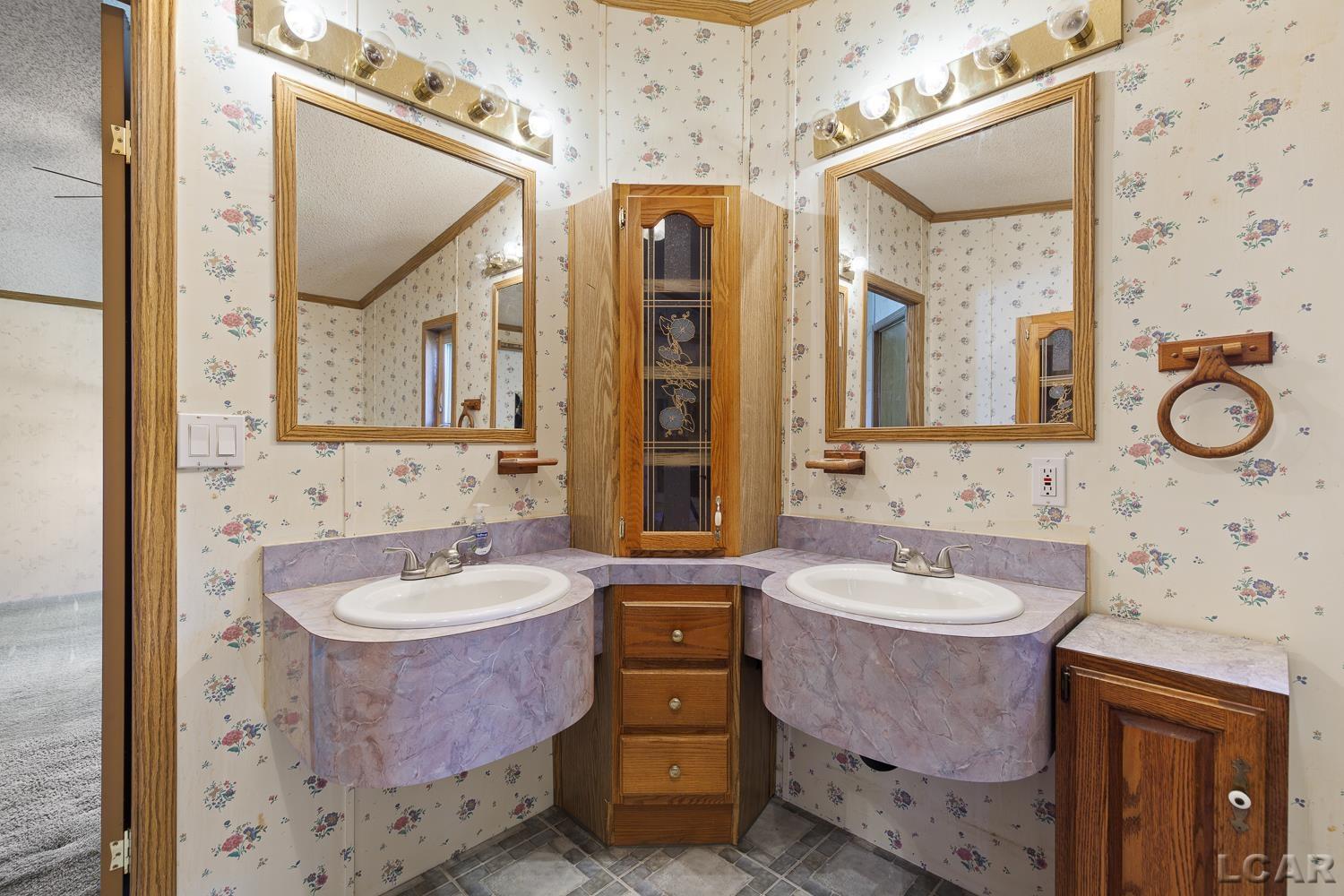 3051 South Kelso Road Pittsford, MI 49271 - Photo 23 of 47 50189656-32c46714-e2c4-4221-9bc8-796f2ed6d3ab.JPG