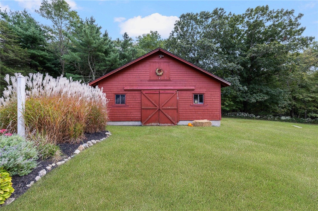 888 Tillinghast Road East Greenwich, RI 02818 - Photo 3 of 40 Gallery Image 3
