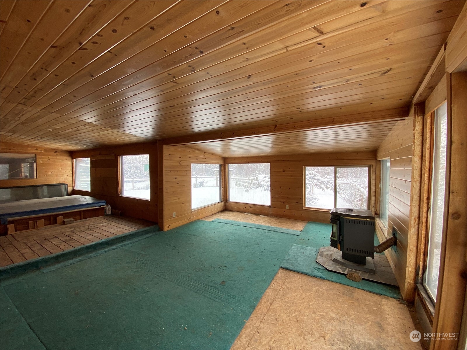114 Twisp River Road Twisp, WA 98856 - Photo 24 of 35 a view of a livingroom with furniture