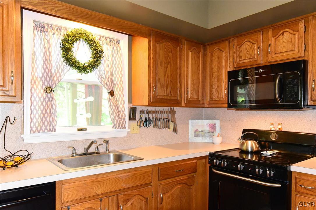 3075 Rambeau Road Bethlehem, PA 18020 - Photo 10 of 35 Gallery Image 10