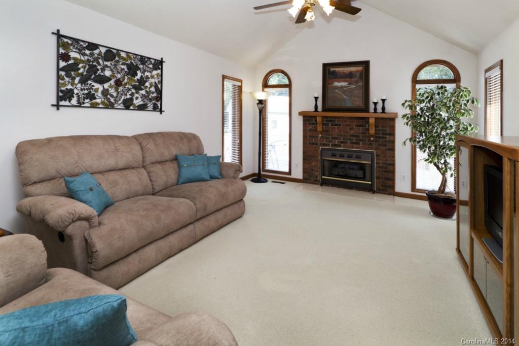 7271 Price Point Denver, NC 28037 - Photo 4 of 24 Gallery Image 4