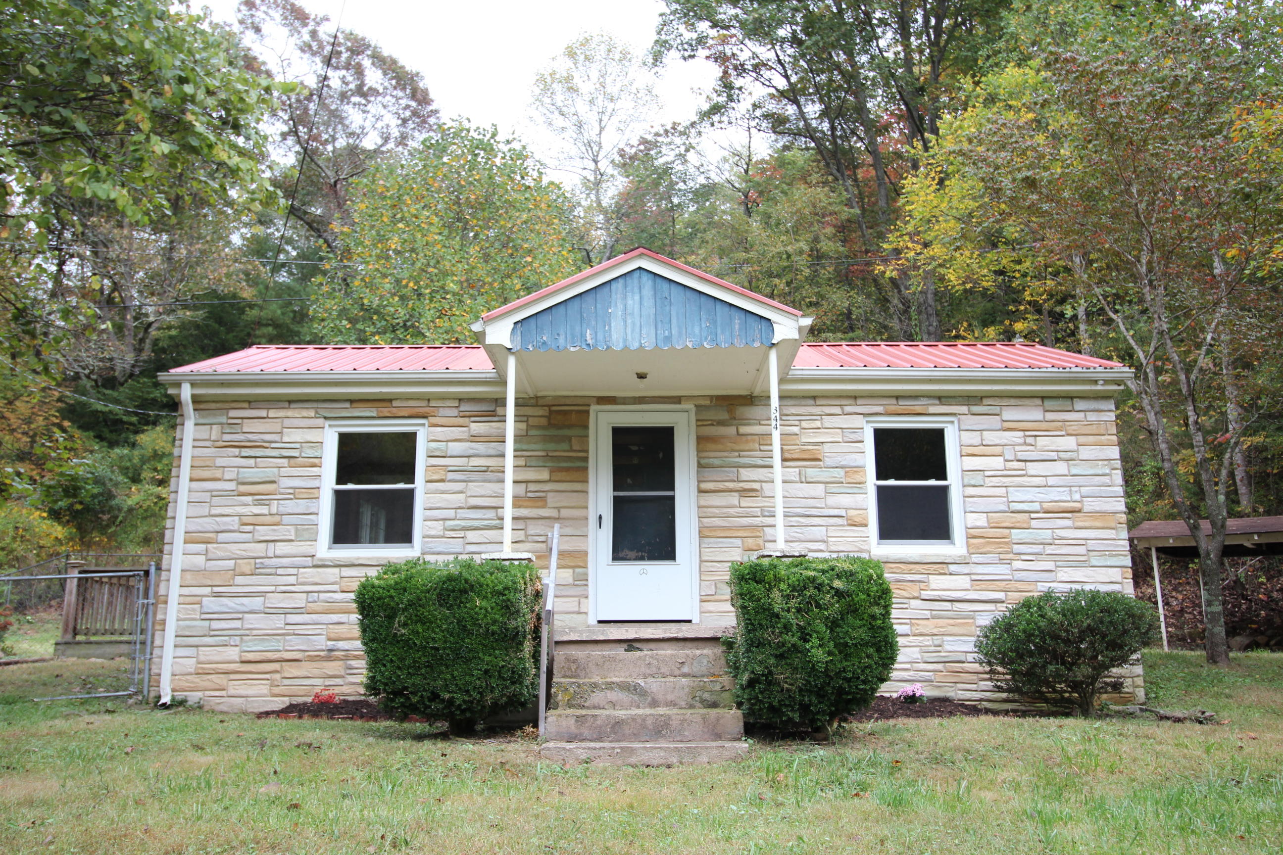 7344 Mt Chestnut Road Roanoke, VA 24018 - Photo 1 of 20 Front