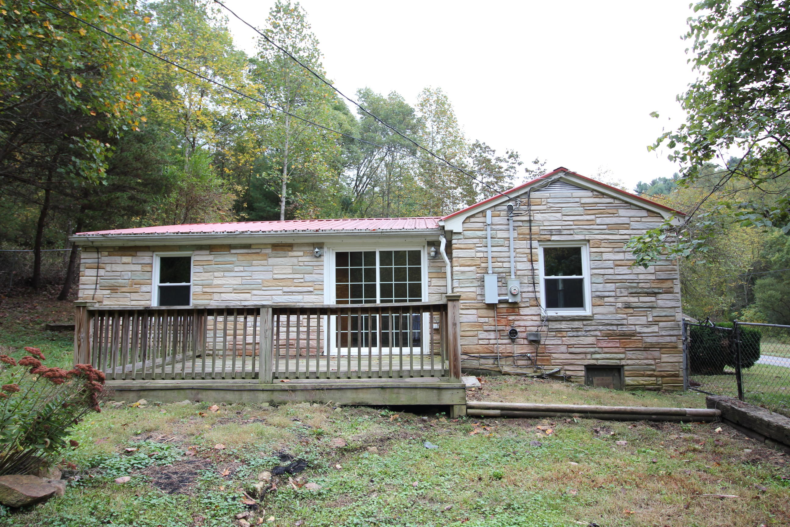 7344 Mt Chestnut Road Roanoke, VA 24018 - Photo 5 of 20 Side