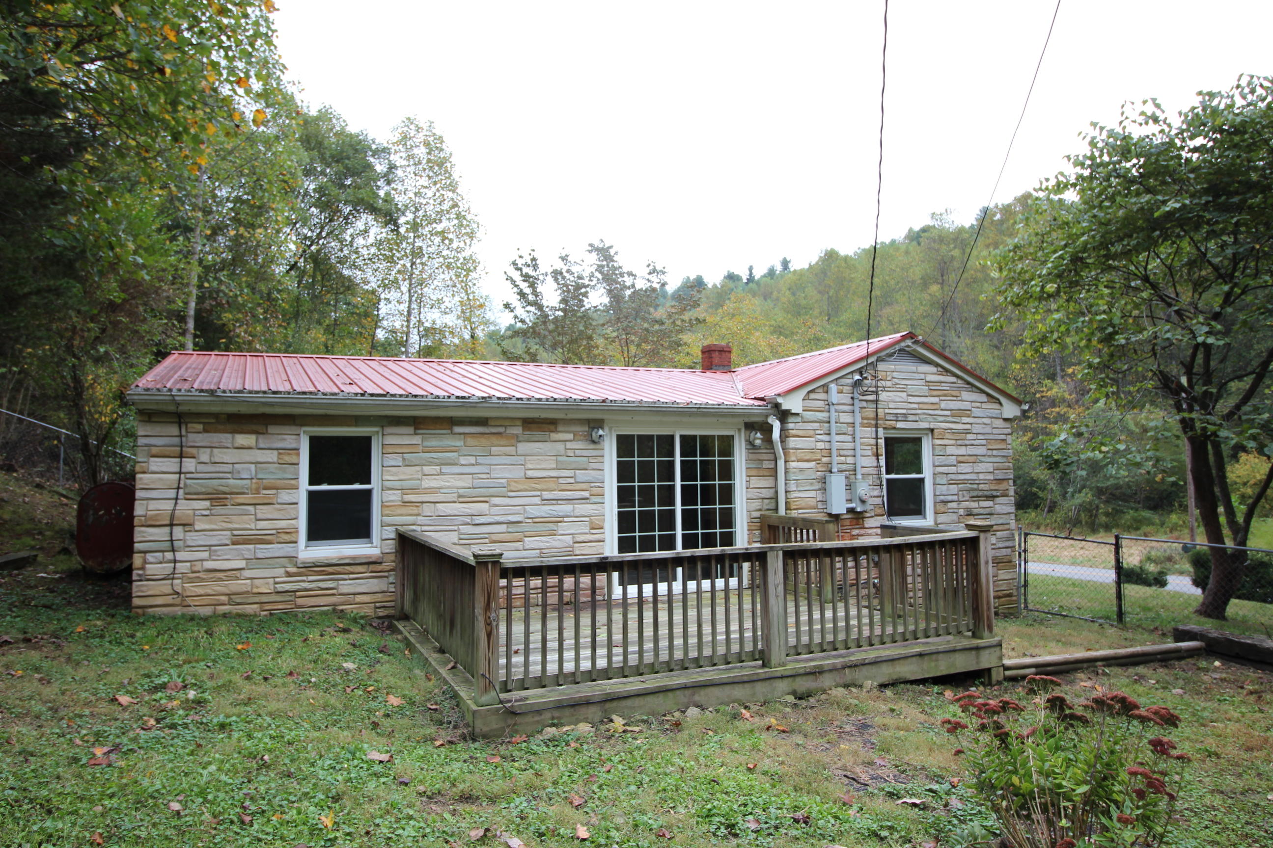 7344 Mt Chestnut Road Roanoke, VA 24018 - Photo 6 of 20 Side