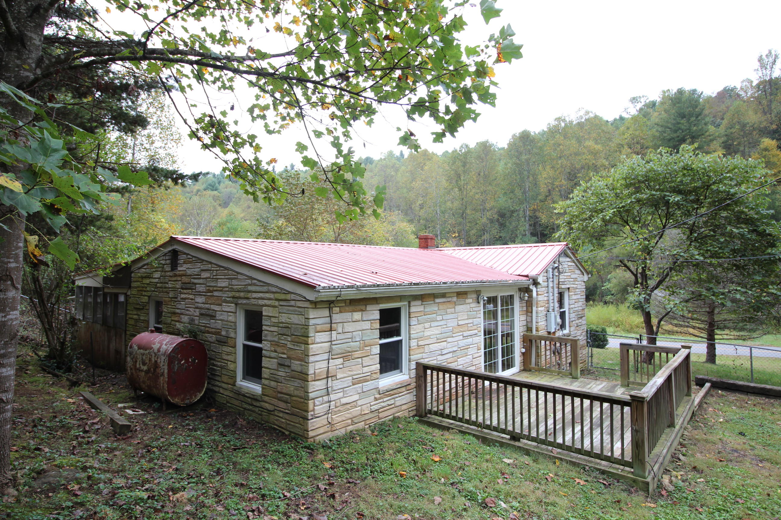 7344 Mt Chestnut Road Roanoke, VA 24018 - Photo 7 of 20 Back
