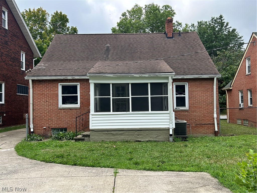 13099 Cedar Road Cleveland Heights, OH 44118 - Photo 3 of 35 Enclosed Rear Porch
