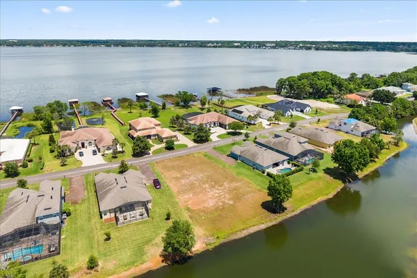 $779,360 | 19 Island Club Drive, Tavares, FL 32778