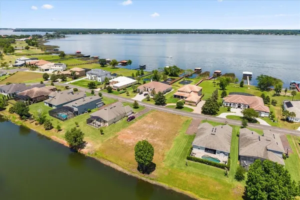 $779,360 | 19 Island Club Drive, Tavares, FL 32778