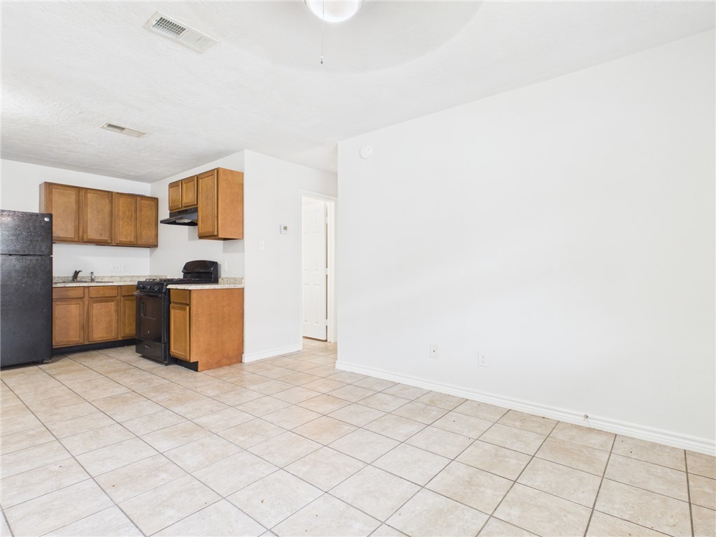 1902 Finfeather Road, Unit C Bryan, TX 77801 - Photo 3 of 15 Gallery Image 3