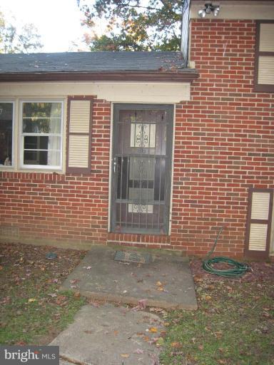 10109 Lyons Mill Road Randallstown, MD 21133 - Photo 2 of 19 Entrance / Foyer