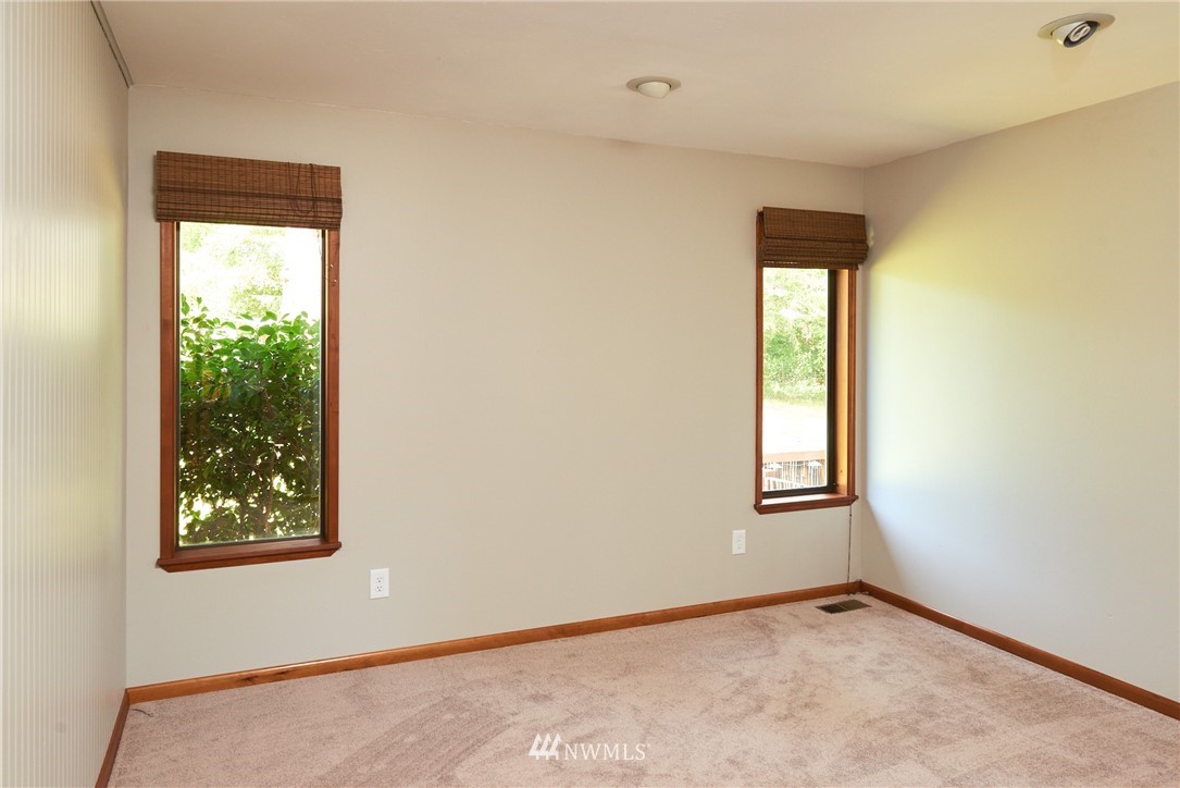 5715 Cameron Road Freeland, WA 98249 - Photo 7 of 25