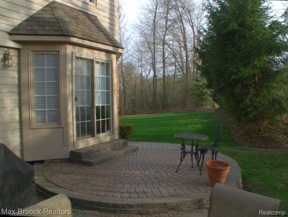 3626 Sahalee Drive Rochester, MI 48309 - Photo 4 of 24 Patio off kitchen