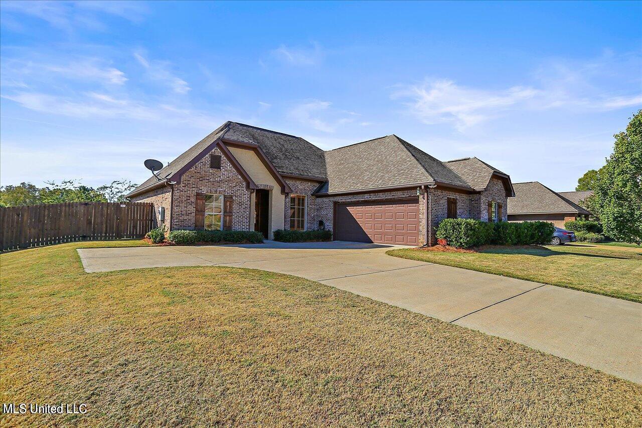 987 North Azalea Drive Madison, MS 39110 - Photo 2 of 26 20230401173113989877000000-o