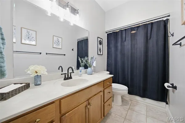 $435,000 | 2032 Bluebird Lane, Highland, IL 62249