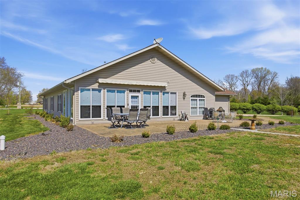 2032 Bluebird Lane Highland, IL 62249 - Photo 40 of 62