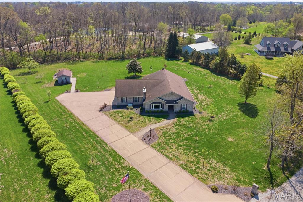2032 Bluebird Lane Highland, IL 62249 - Photo 48 of 62