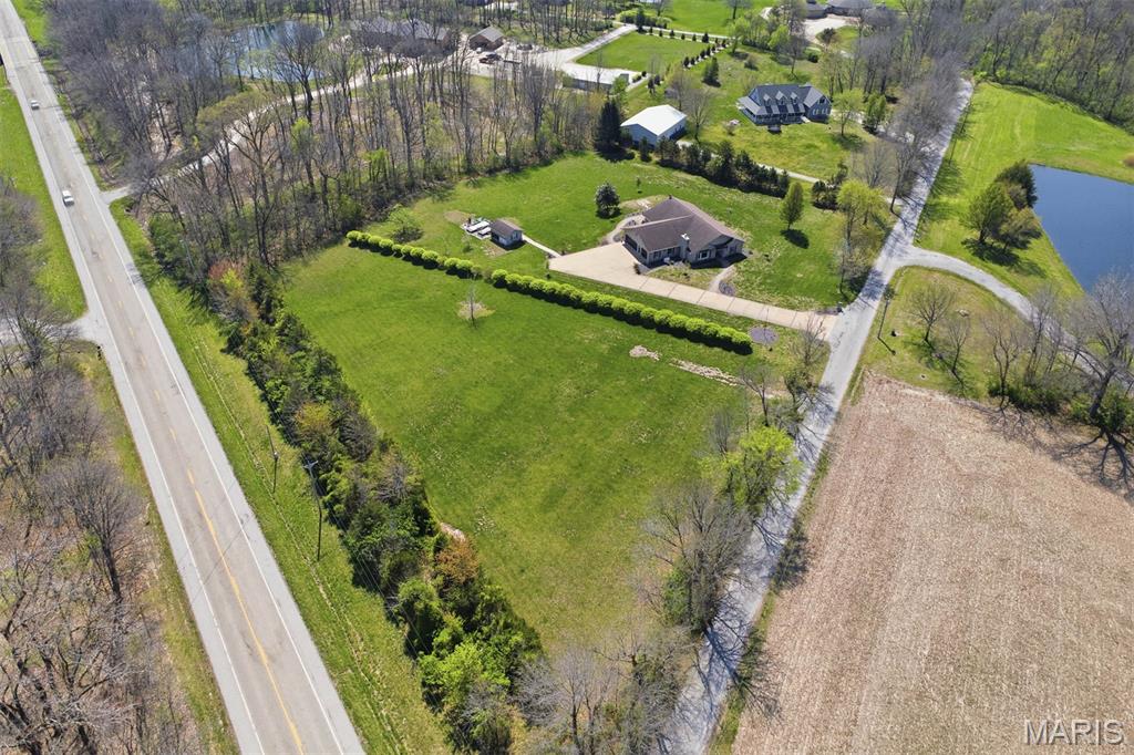 2032 Bluebird Lane Highland, IL 62249 - Photo 51 of 62
