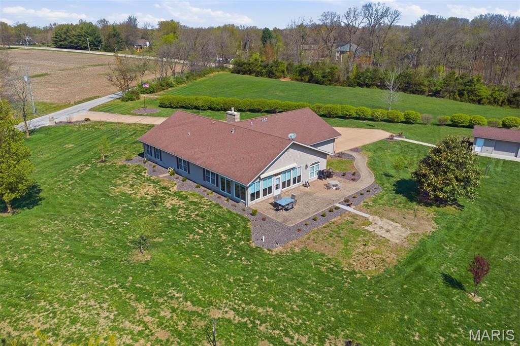 2032 Bluebird Lane Highland, IL 62249 - Photo 55 of 62