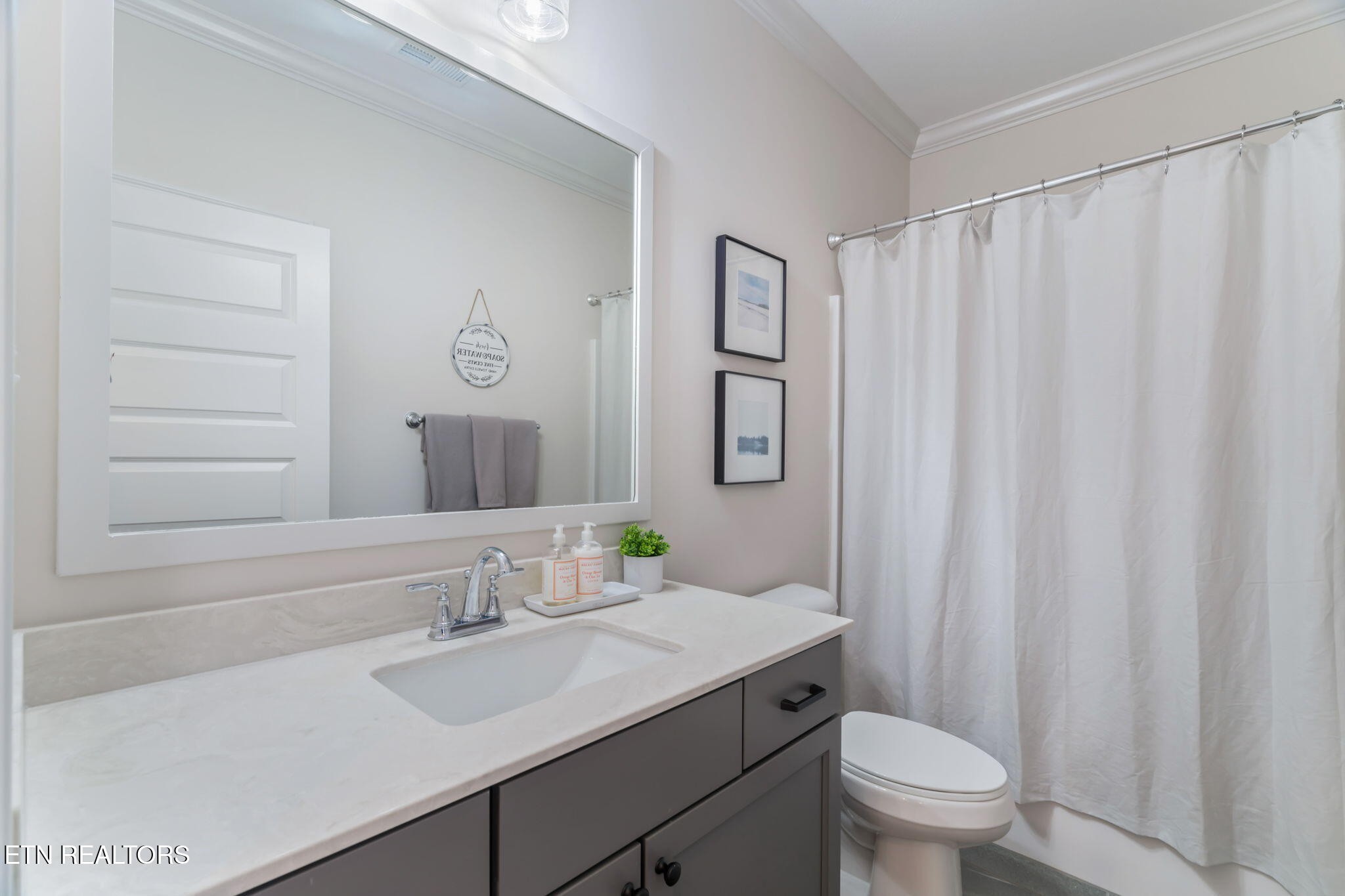 1146 Madison Oaks Road Knoxville, TN 37924 - Photo 21 of 48 a bathroom with a sink toilet and shower