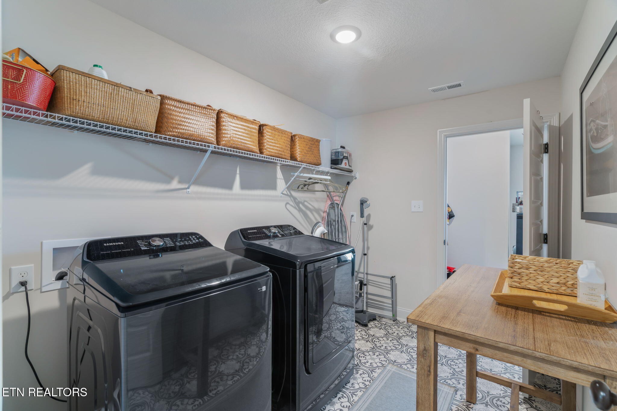 1146 Madison Oaks Road Knoxville, TN 37924 - Photo 33 of 48 a utility room with dryer and washer