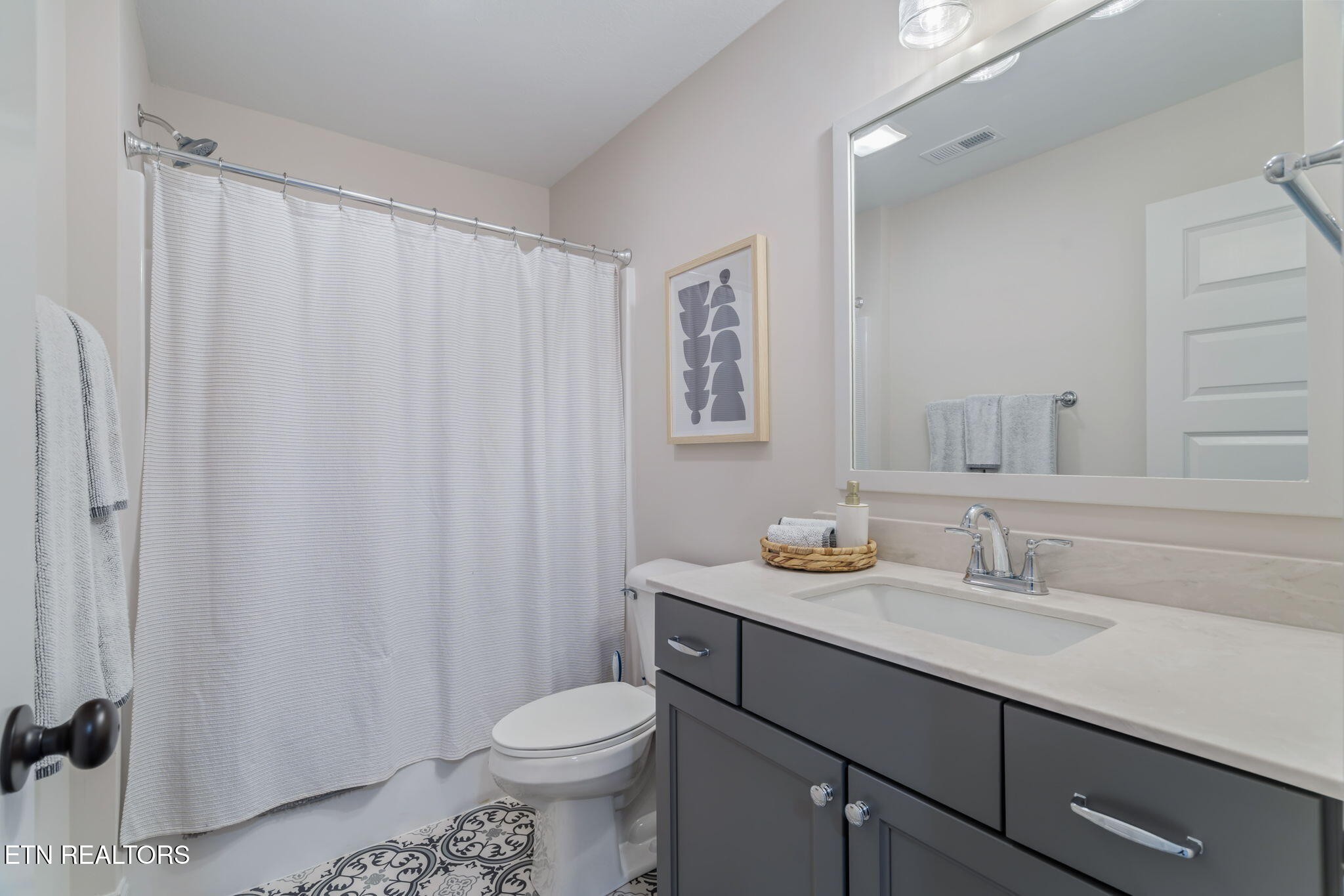 1146 Madison Oaks Road Knoxville, TN 37924 - Photo 40 of 48 a bathroom with a sink toilet and shower
