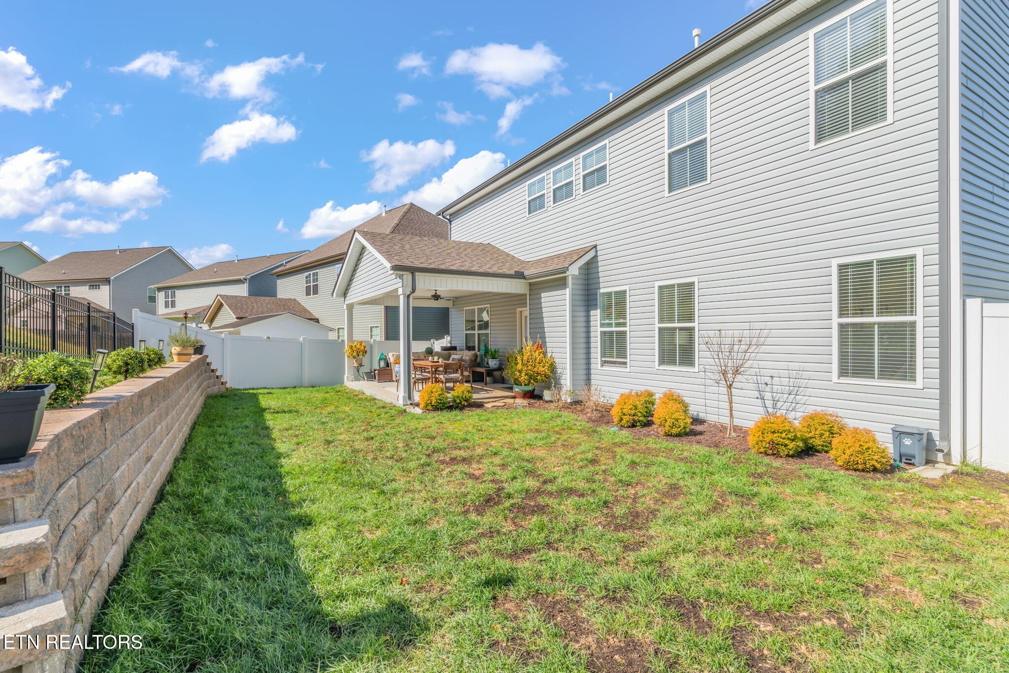 1146 Madison Oaks Road Knoxville, TN 37924 - Photo 46 of 48 a front view of a house with garden