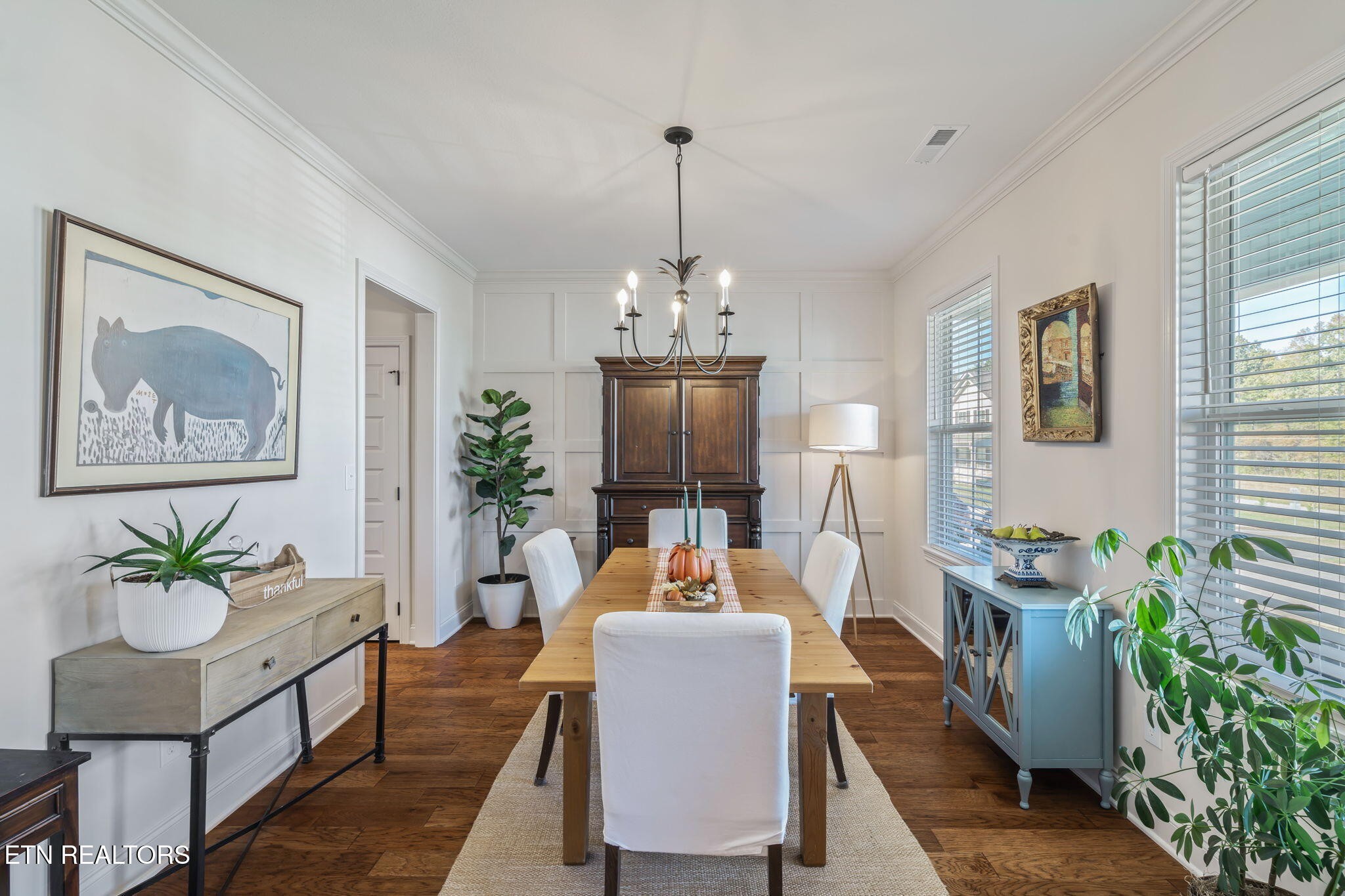 1146 Madison Oaks Road Knoxville, TN 37924 - Photo 5 of 48 a living room with furniture and a chandelier