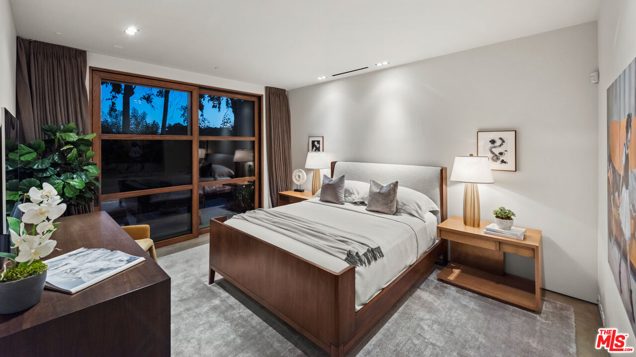 960 North Alpine Drive Beverly Hills, CA 90210 - Photo 29 of 33