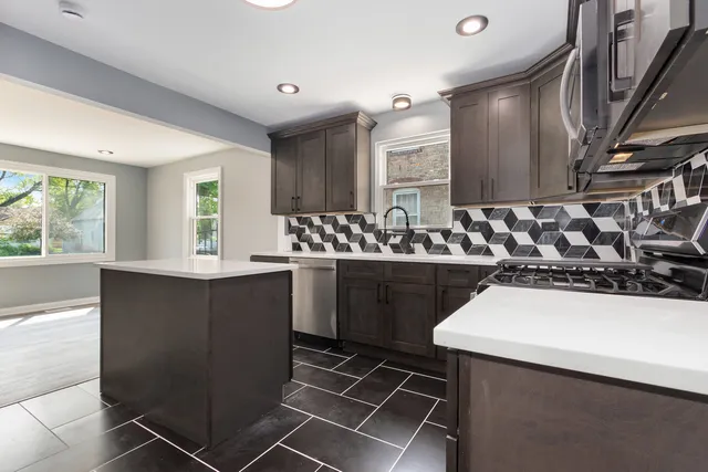 $275,000 | 16910 Lincoln Street, Hazel Crest, IL 60429