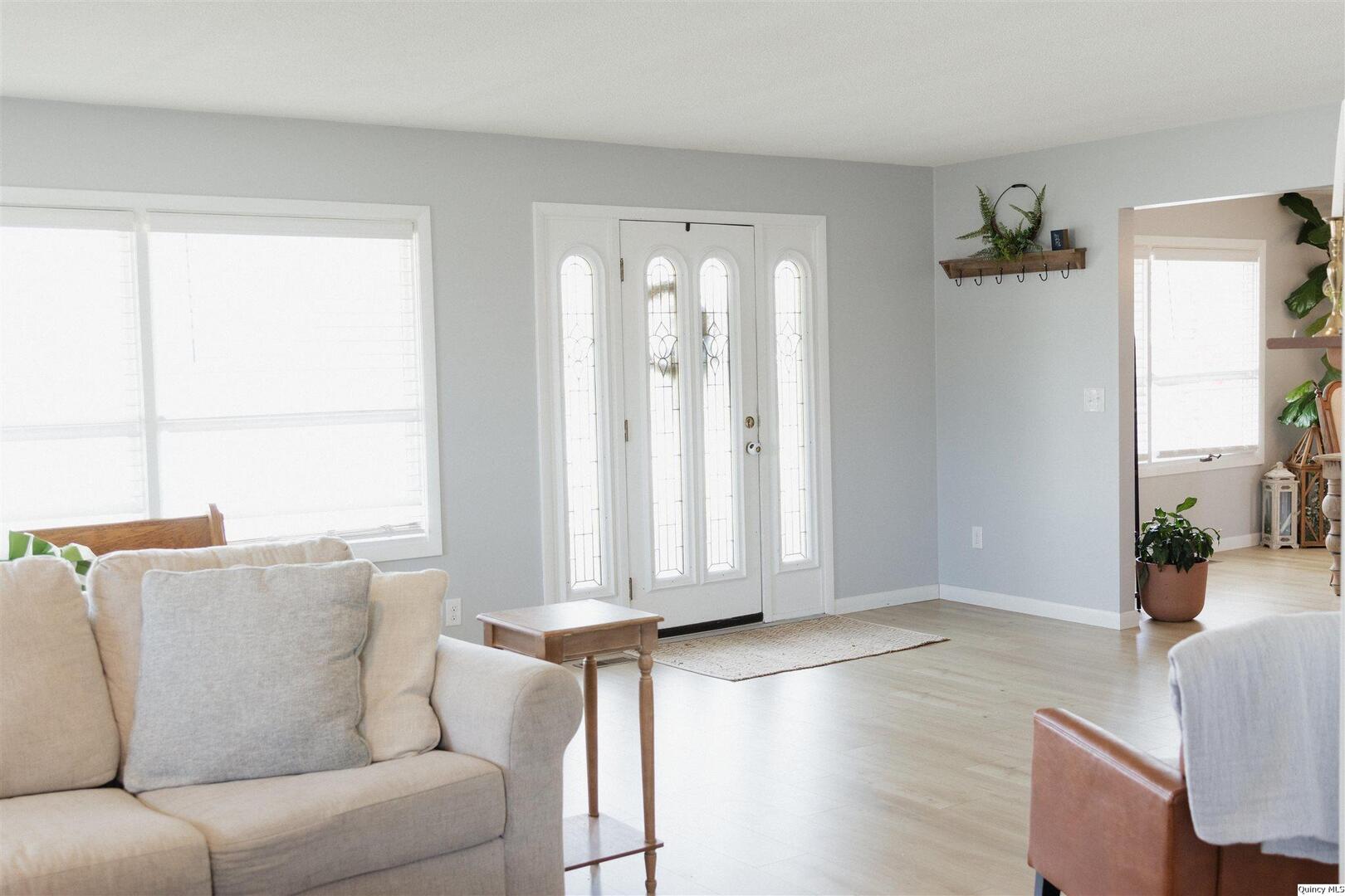 300 1st Street Camp Point, IL 62320 - Photo 4 of 16 Gallery Image 4