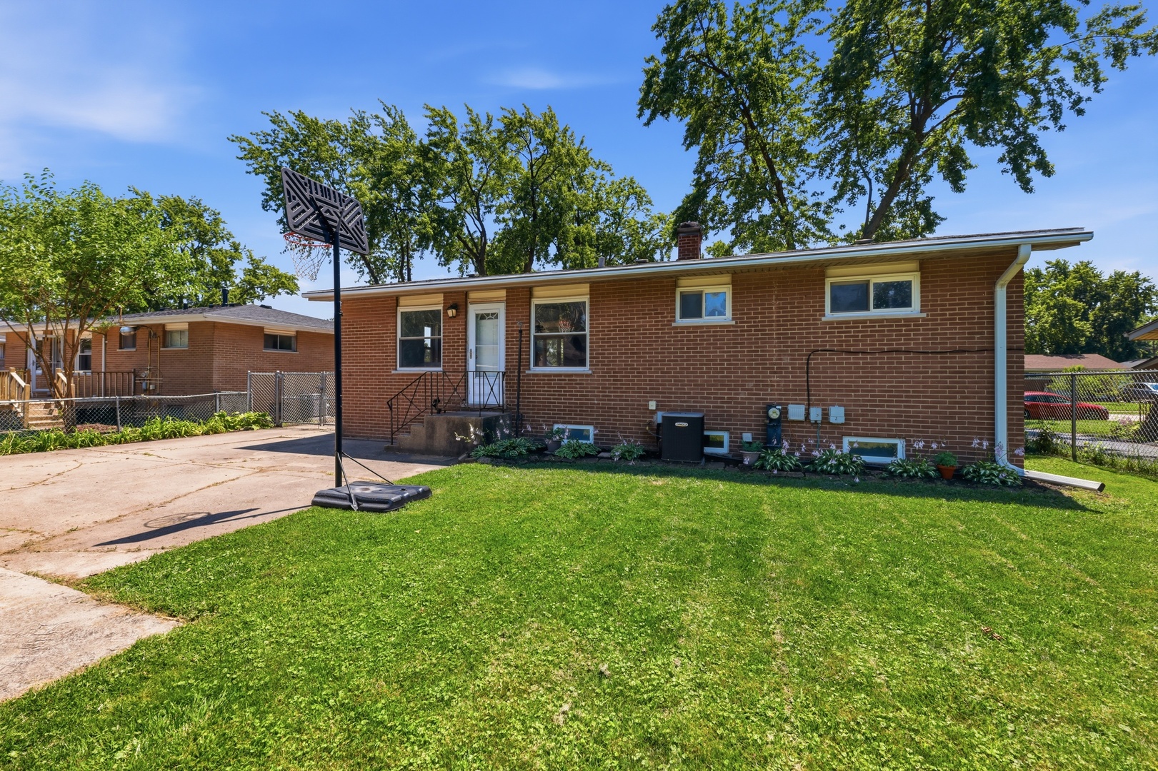 322 East Alden Drive Addison, IL 60101 - Photo 19 of 23