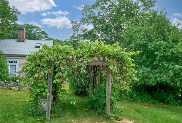 $850,000 | 579 Alford Lake Road, Hope, ME 04847