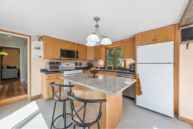 $850,000 | 579 Alford Lake Road, Hope, ME 04847