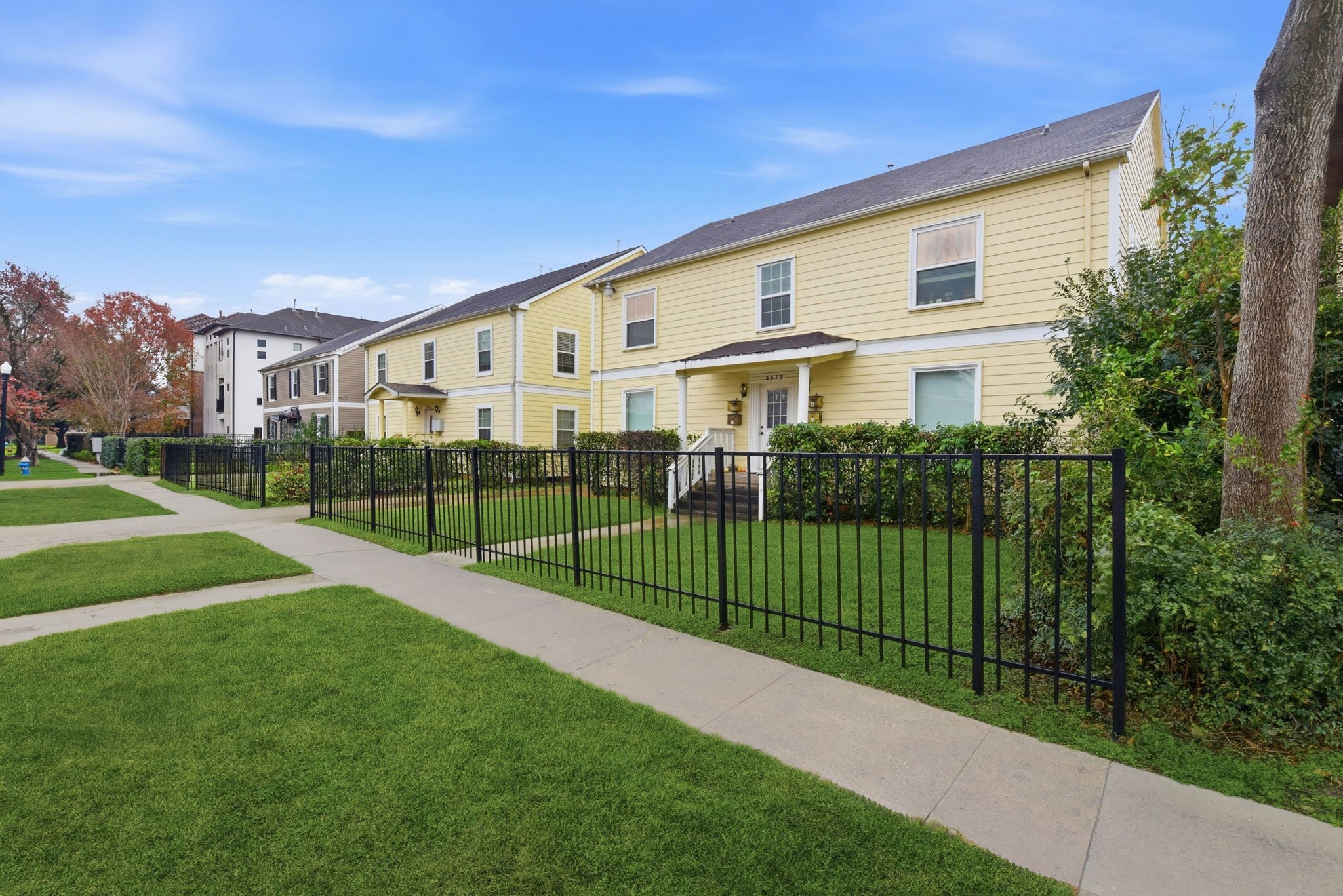 2513 Shakespeare Street, Unit 3 Houston, TX 77030 - Photo 2 of 28 Front of the property