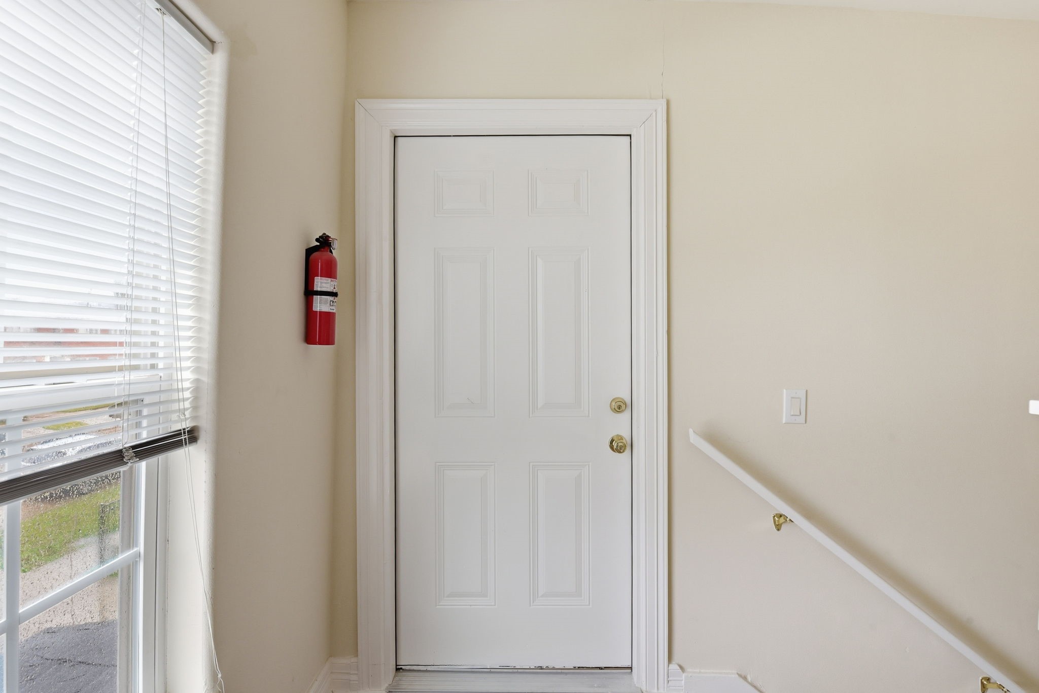 2513 Shakespeare Street, Unit 3 Houston, TX 77030 - Photo 7 of 28 Another view of the share entryway.