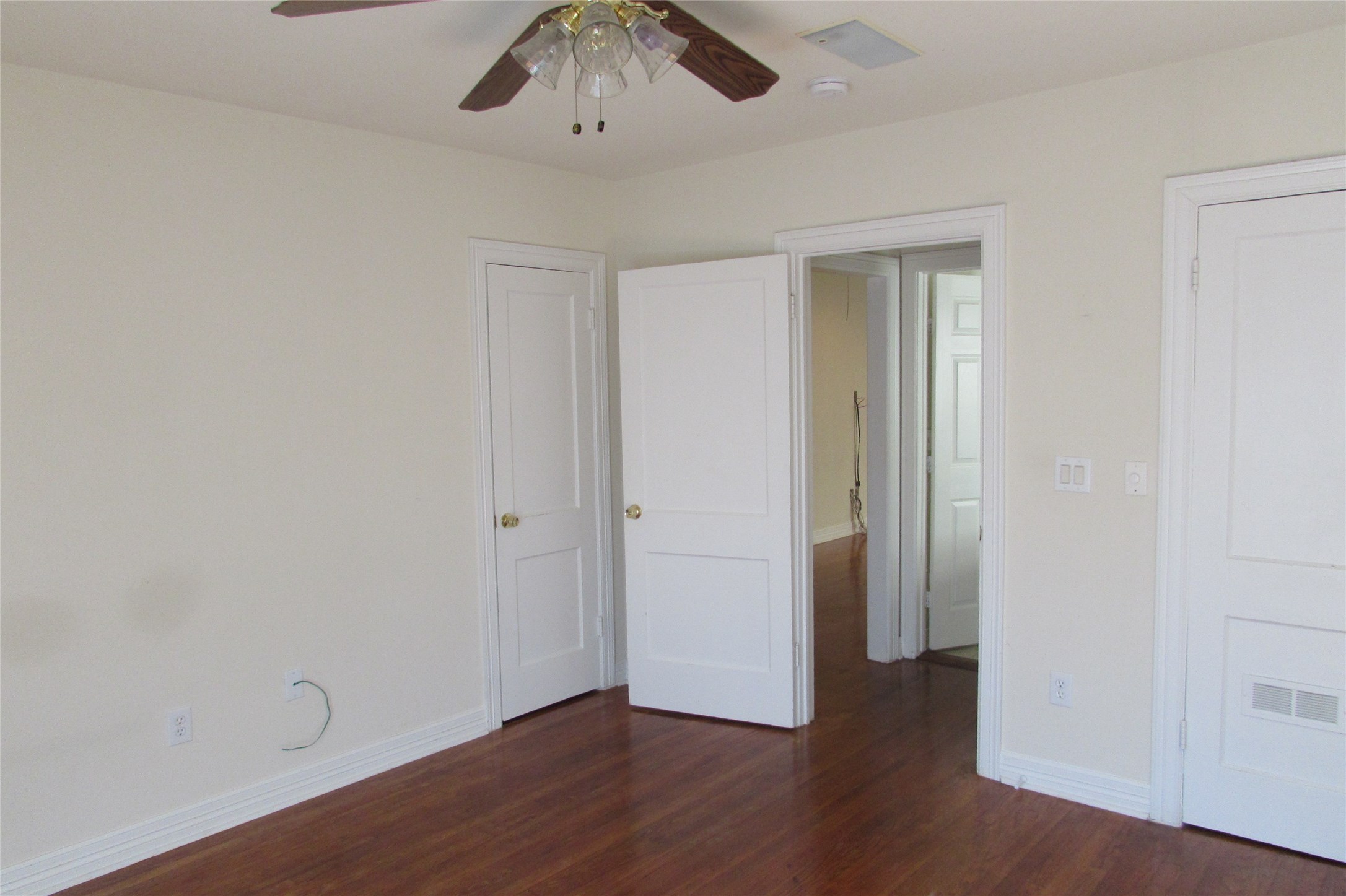 2513 Shakespeare Street, Unit 3 Houston, TX 77030 - Photo 10 of 15 wooden floor in an empty room