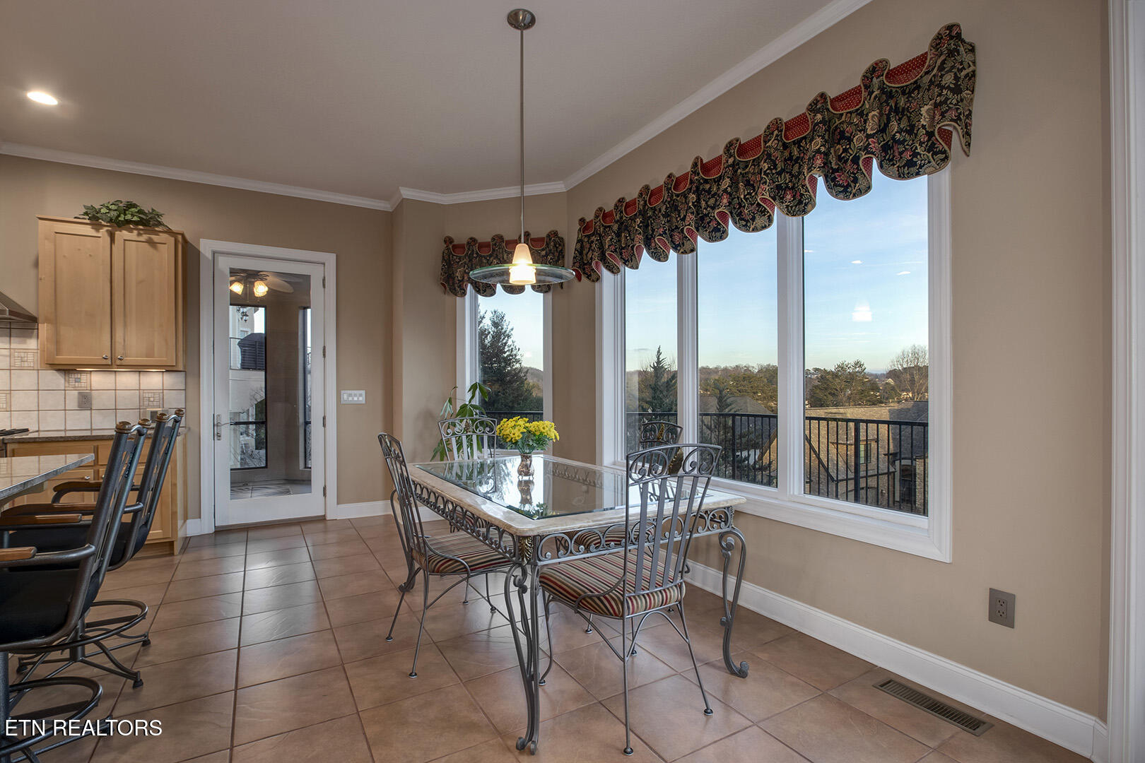 1490 Rarity Bay Parkway Vonore, TN 37885 - Photo 20 of 60 20_RarityBayPkwy_1490_ScreendPorchExit-B