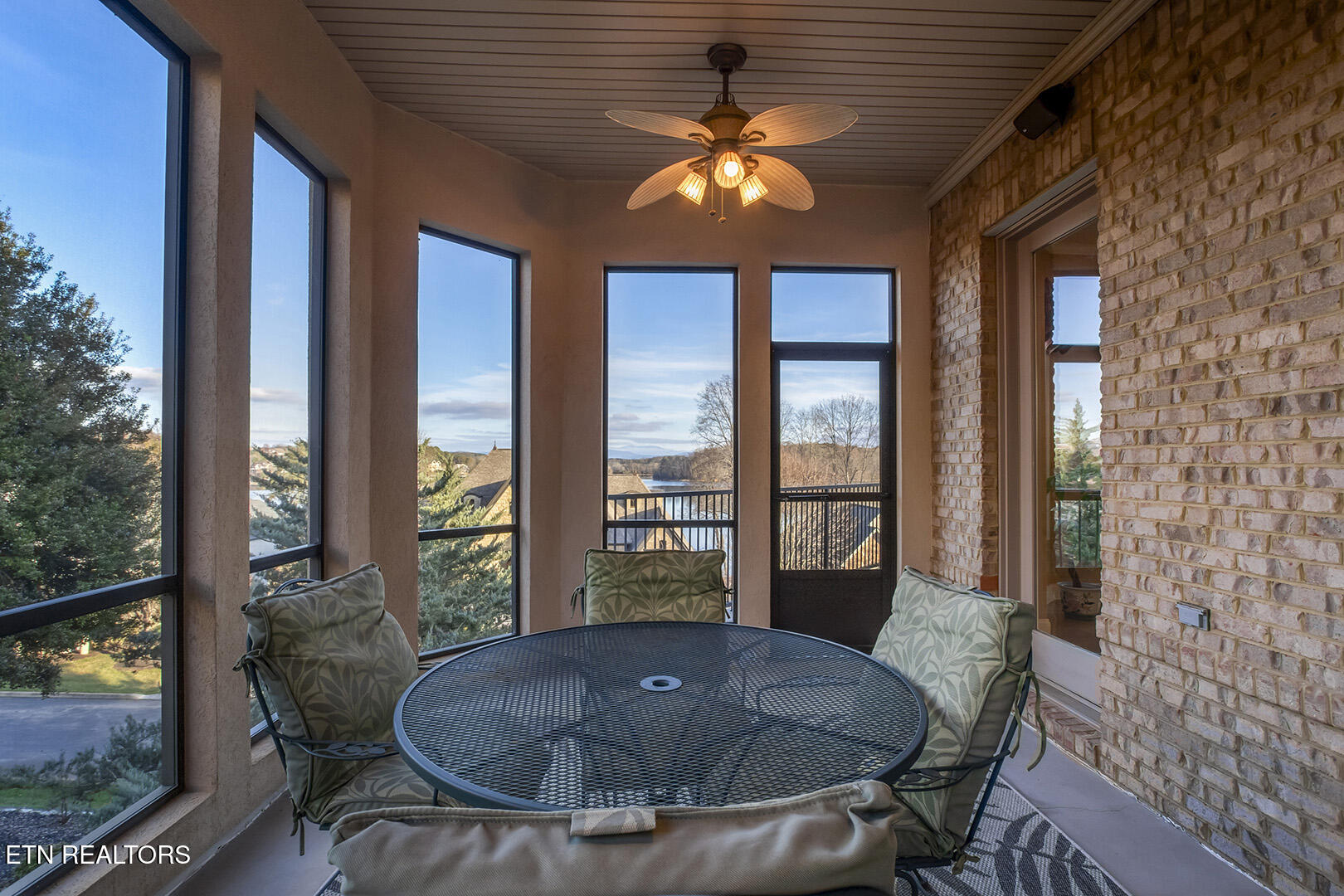 1490 Rarity Bay Parkway Vonore, TN 37885 - Photo 21 of 60 21_RarityBayPkwy_1490_ScreenedPorch