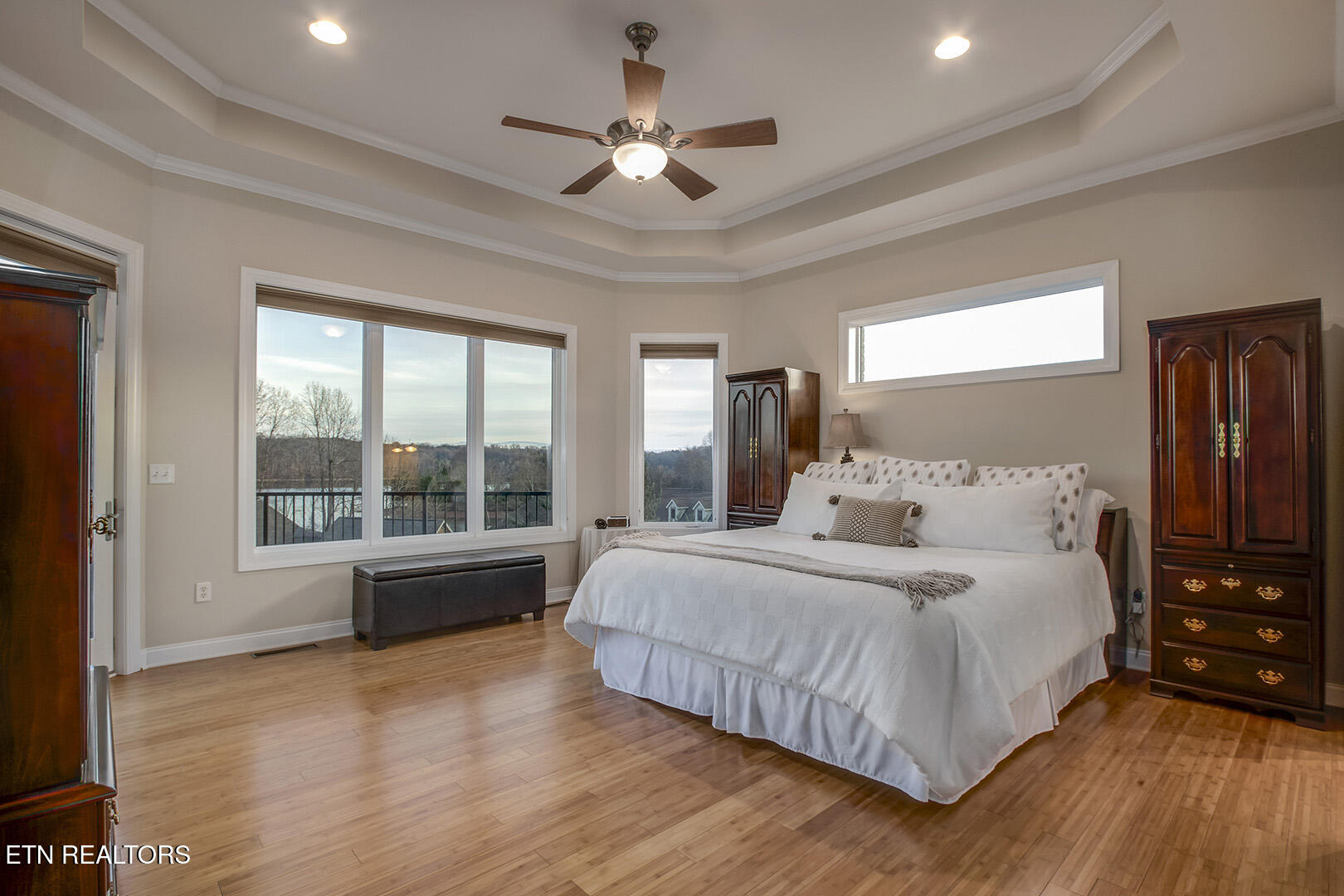 1490 Rarity Bay Parkway Vonore, TN 37885 - Photo 27 of 60 27_RarityBayPkwy_1490_MasterBedroom01