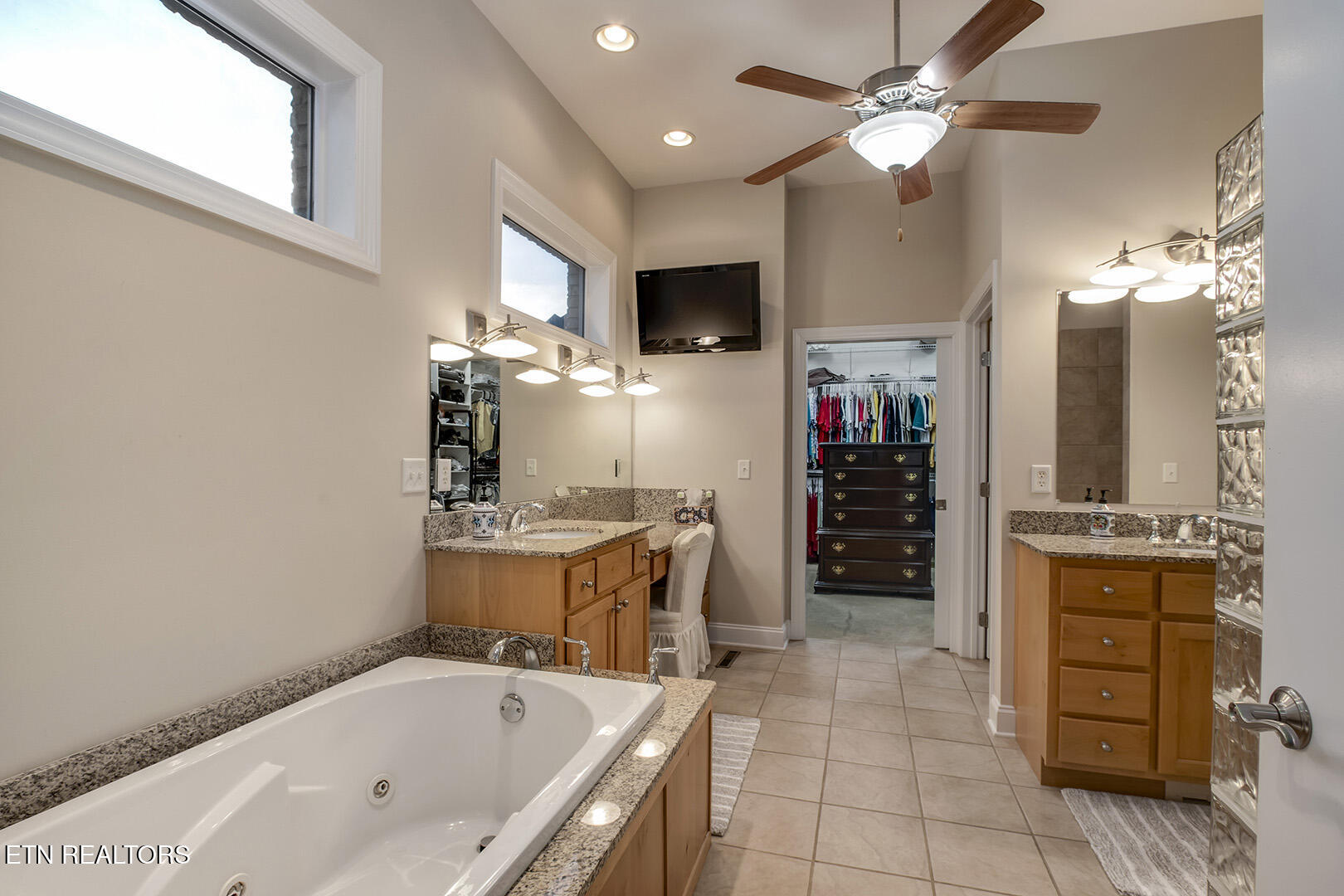 1490 Rarity Bay Parkway Vonore, TN 37885 - Photo 29 of 60 29_RarityBayPkwy_1490_MasterBath01