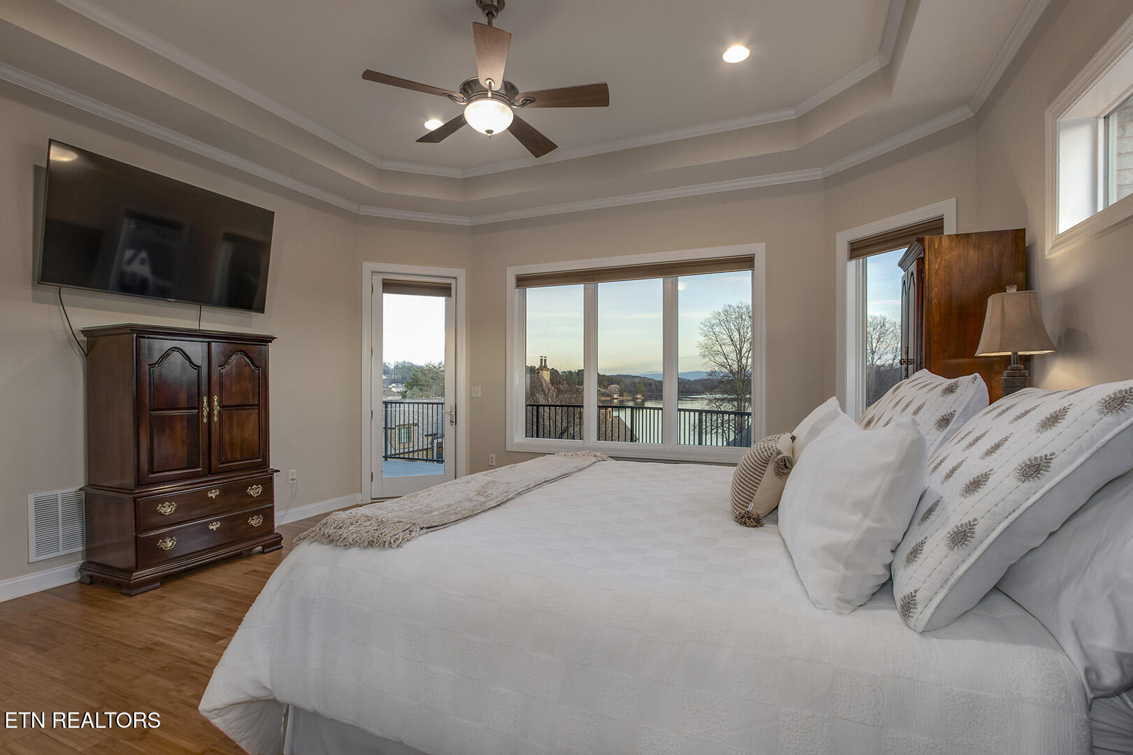 1490 Rarity Bay Parkway Vonore, TN 37885 - Photo 32 of 60 32_RarityBayPkwy_1490_MasterBedroom03