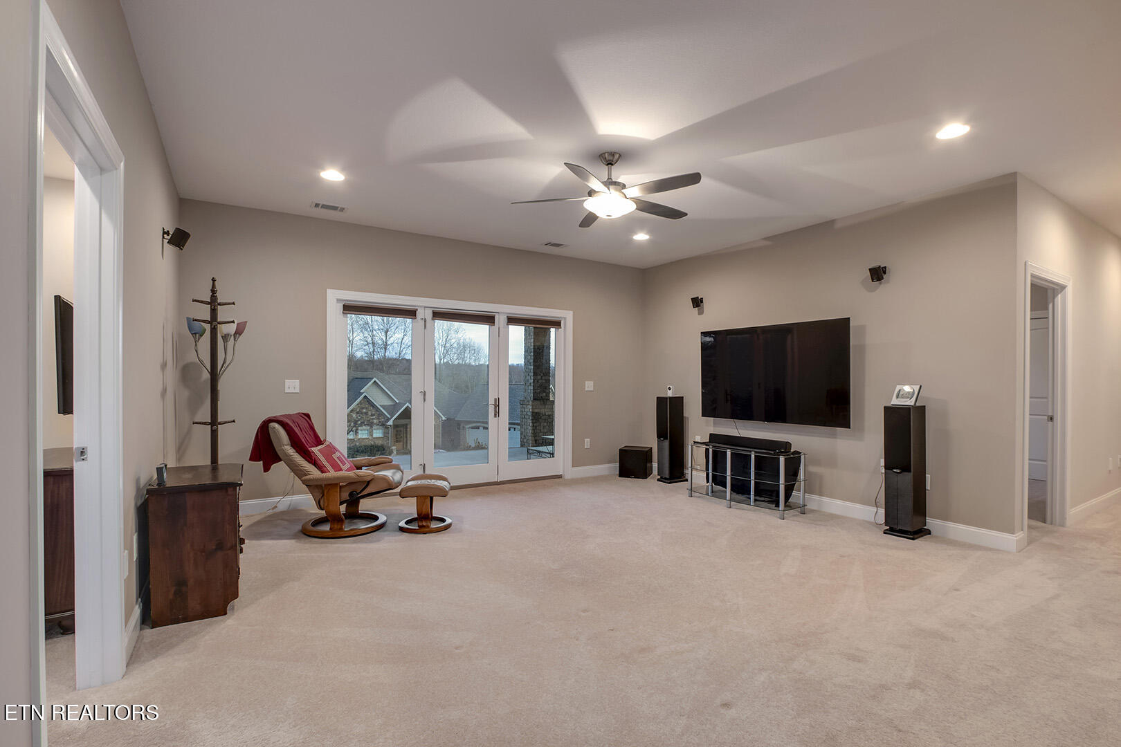 1490 Rarity Bay Parkway Vonore, TN 37885 - Photo 40 of 60 40_RarityBayPkwy_1490_Family01