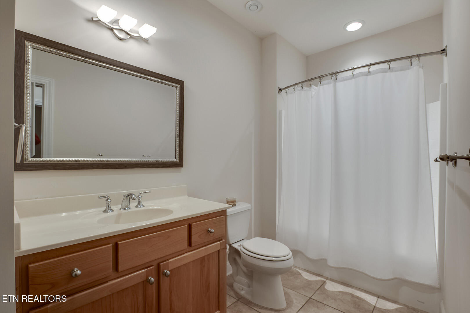 1490 Rarity Bay Parkway Vonore, TN 37885 - Photo 48 of 60 48_RarityBayPkwy_1490_GuestBath3