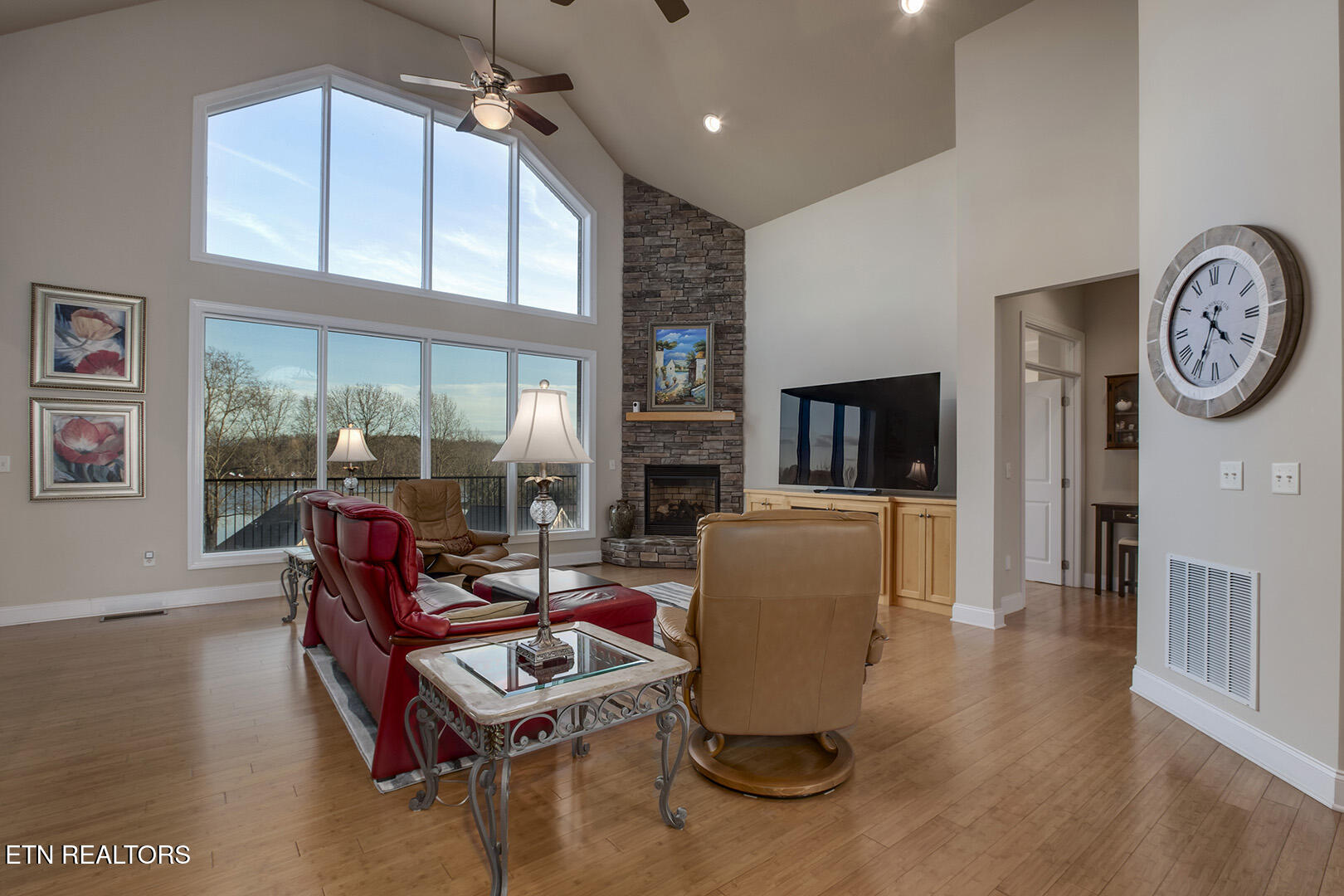 1490 Rarity Bay Parkway Vonore, TN 37885 - Photo 7 of 60 07_RarityBayPkwy_1490_Living02