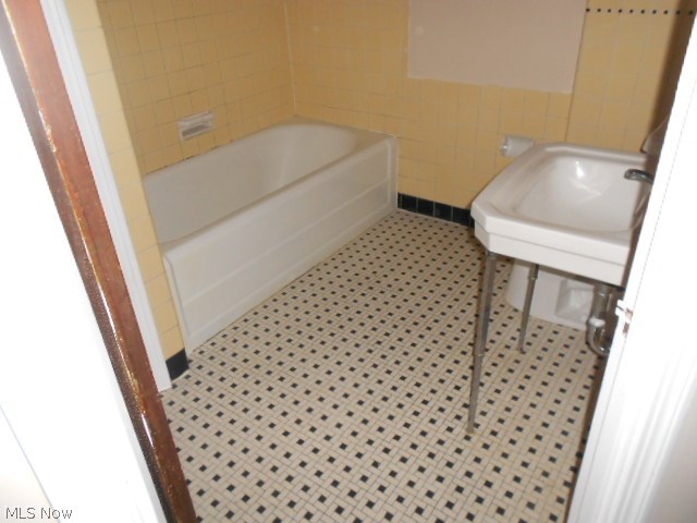 17609 Ingleside Road Cleveland, OH 44119 - Photo 17 of 24 Gallery Image 17